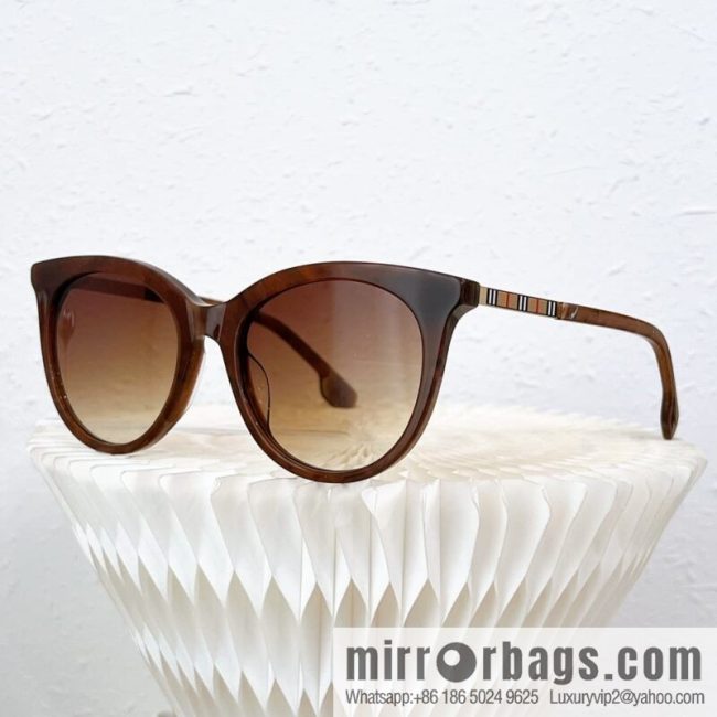 Burberry Round Frame Women\'s Sunglasses - Image 5