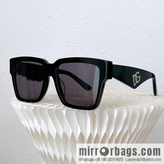 D & G Dolce & Gabbana Square Unisex Sunglasses - Image 3