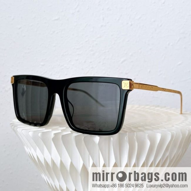 LV Louis Vuitton Square Unisex Sunglasses - Image 3