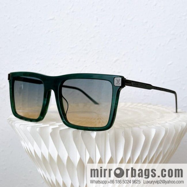 LV Louis Vuitton Square Unisex Sunglasses - Image 4