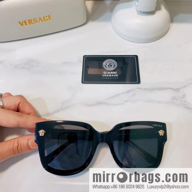 VERSACE Versace Large Frame Unisex Sunglasses - Image 2