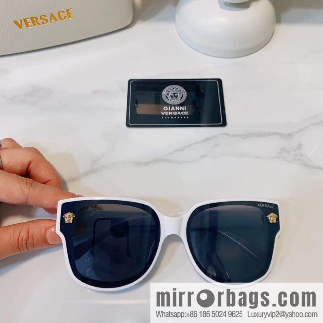 VERSACE Versace Large Frame Unisex Sunglasses - Image 4