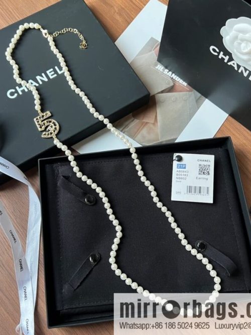 New ☑️ CHANEL Chanel double c black leather rope 5 character pearl sweater chain necklace