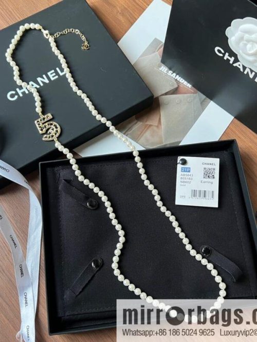 New ☑️ CHANEL Chanel double c black leather rope 5 character pearl sweater chain necklace
