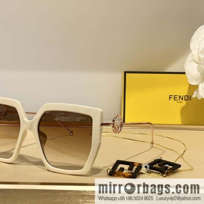 Fendi classic large square women\'s sunglasses - Image 7