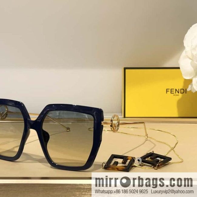 Fendi classic large square women\'s sunglasses - Image 8