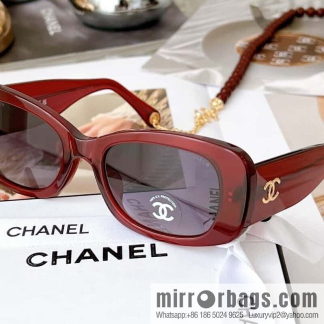 Chanel women\'s sunglasses - Image 4