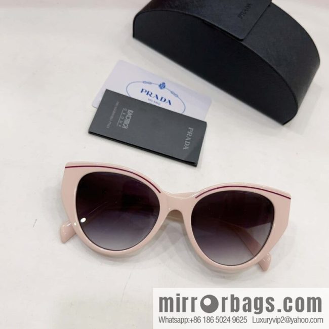 Prada round frame women\'s sunglasses - Image 4