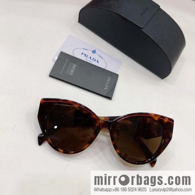 Prada round frame women\'s sunglasses - Image 6