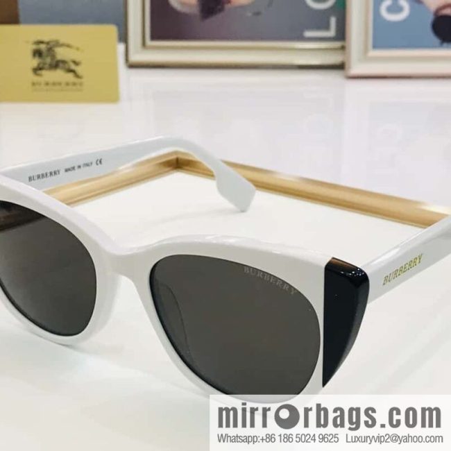 Burberry color matching plate frame unisex sunglasses - Image 5