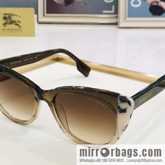 Burberry color matching plate frame unisex sunglasses - Image 7
