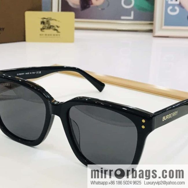 Burberry Burberry Plate Frame Unisex Sunglasses - Image 2
