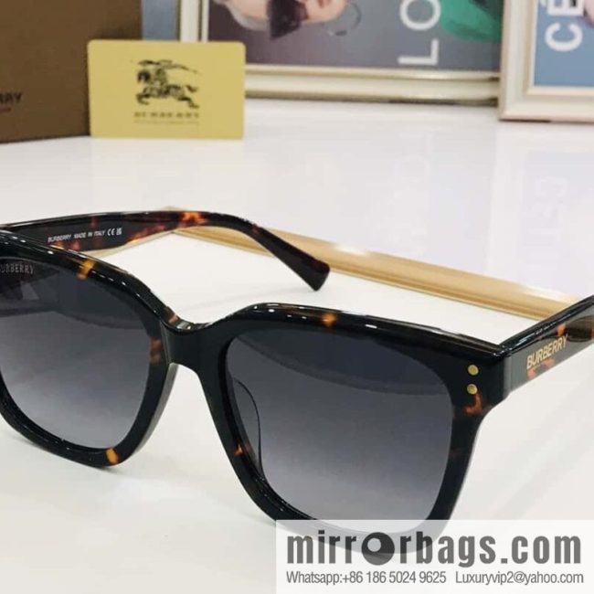 Burberry Burberry Plate Frame Unisex Sunglasses - Image 4