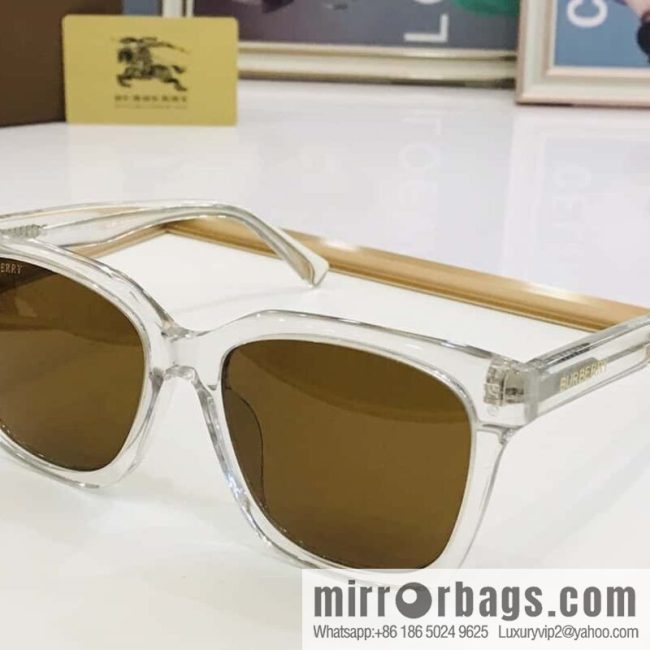 Burberry Burberry Plate Frame Unisex Sunglasses - Image 7