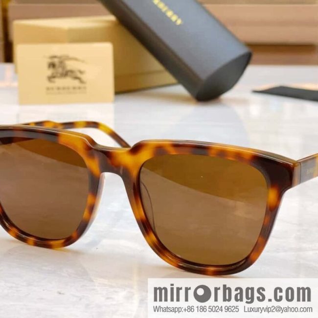Burberry\'s new unisex sunglasses - Image 8