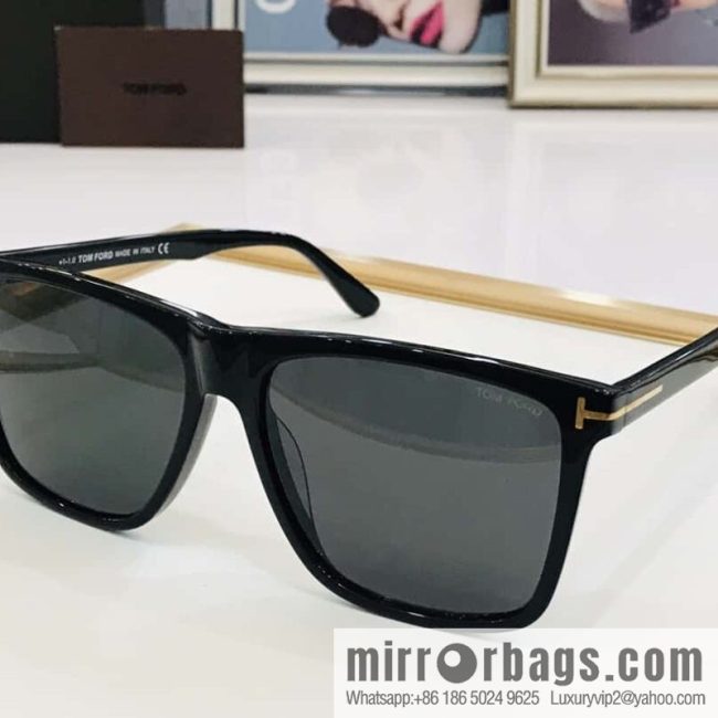 TOM FORD Tom Ford Large Frame Unisex Sunglasses - Image 2