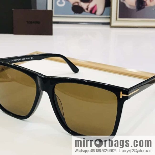 TOM FORD Tom Ford Large Frame Unisex Sunglasses - Image 5