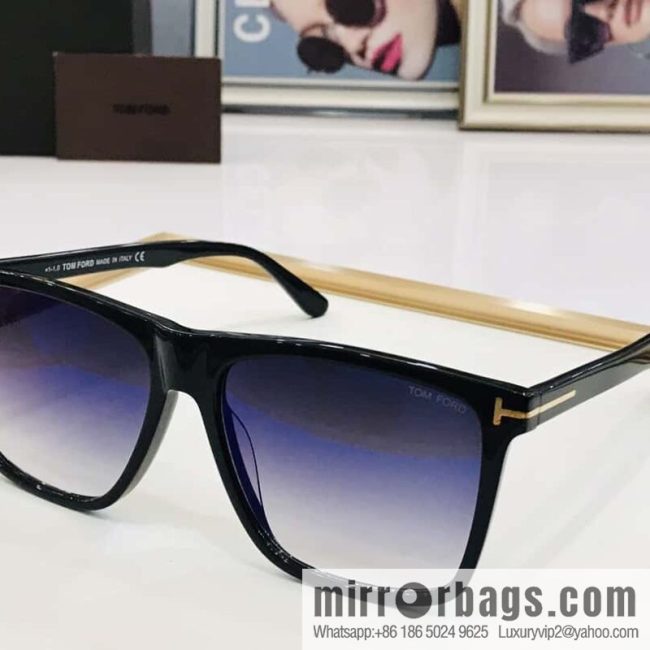TOM FORD Tom Ford Large Frame Unisex Sunglasses - Image 6