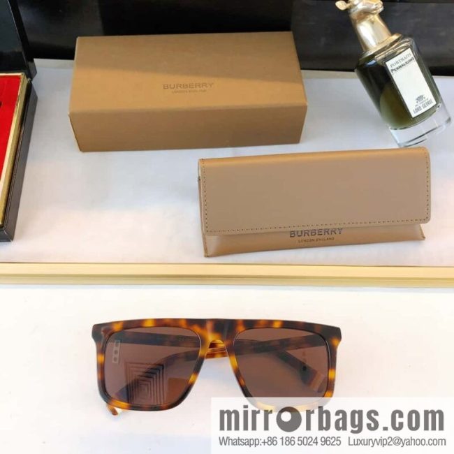 Burberry Burberry Square Unisex Sunglasses - Image 3