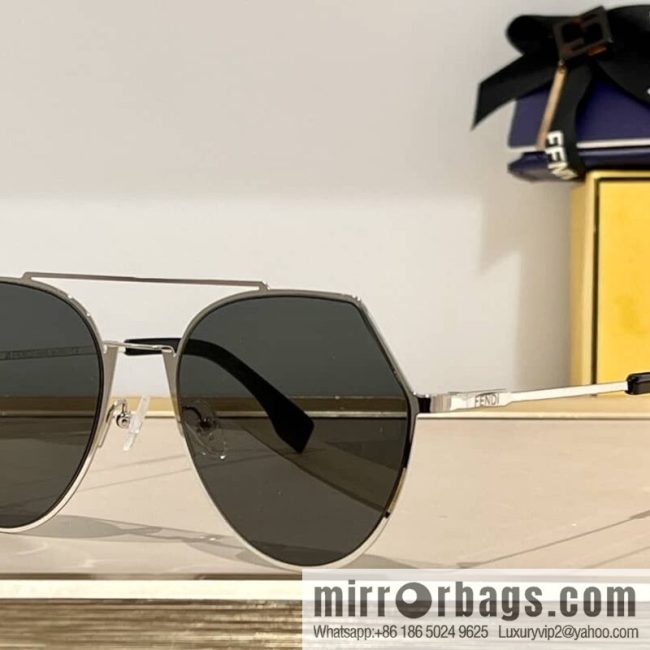 Fendi irregular metal frame unisex sunglasses - Image 6
