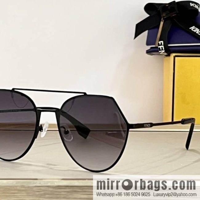Fendi irregular metal frame unisex sunglasses - Image 7