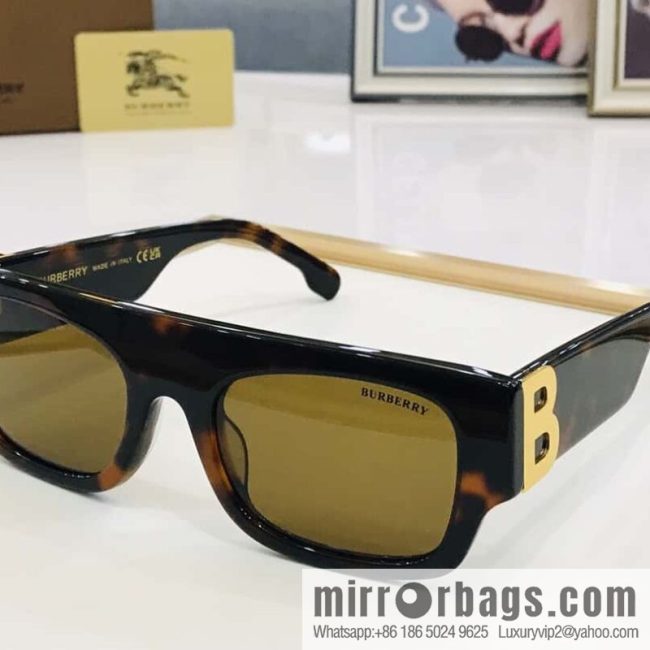 Burberry Women\'s Sunglasses - Image 3