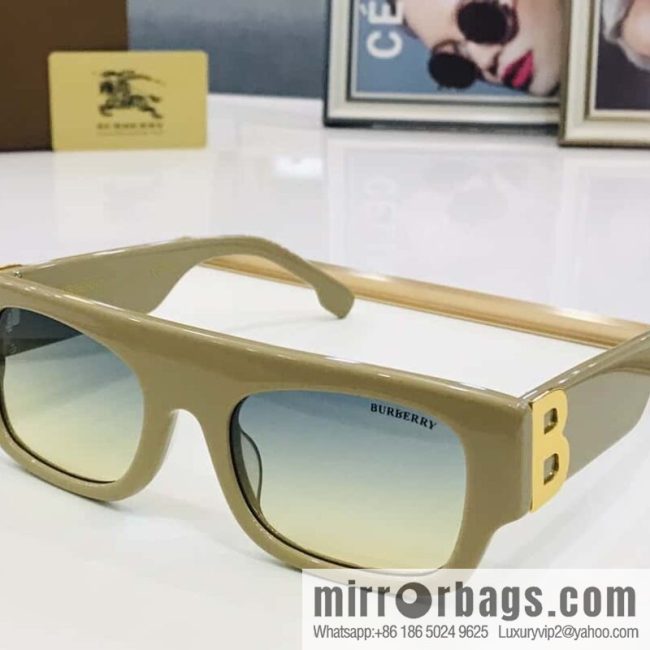 Burberry Women\'s Sunglasses - Image 7