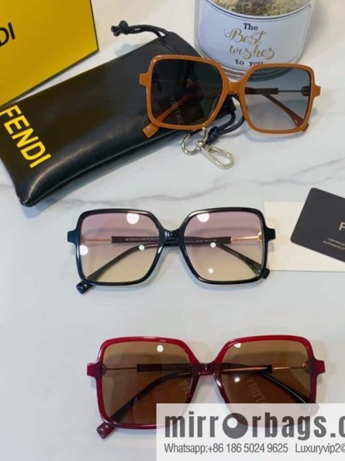Fendi square women\'s sunglasses