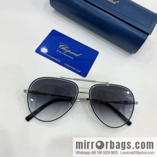 Chopard Round Frame Unisex Sunglasses - Image 4
