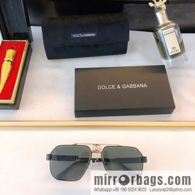 DOLCE & GABBANA Dolce & Gabbana Irregular Frame Sunglasses - Image 3