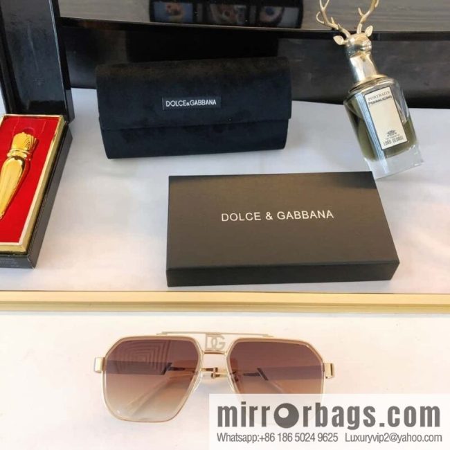 DOLCE & GABBANA Dolce & Gabbana Irregular Frame Sunglasses - Image 4