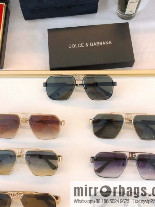 DOLCE & GABBANA Dolce & Gabbana Irregular Frame Sunglasses