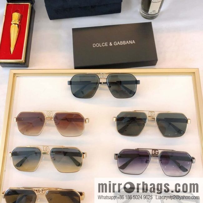 DOLCE & GABBANA Dolce & Gabbana Irregular Frame Sunglasses
