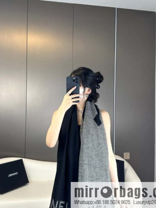 CHANEL Grandma Xiang tail order new 23B thousand bird grid color matching cashmere scarf
