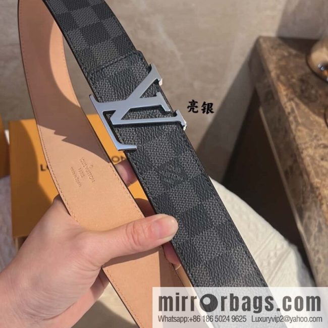 LV signature letter metal buckle belt M9808/M9608/M9610 - Image 3