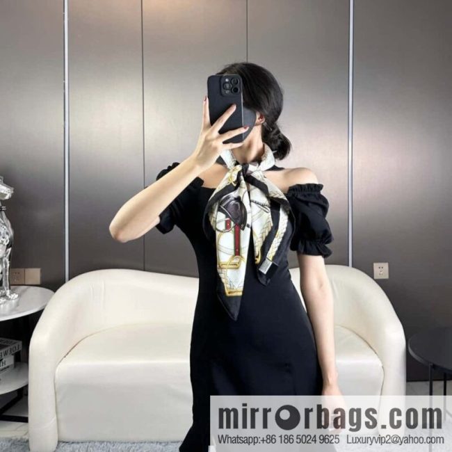 GUCCI dark jacquard silk scarf