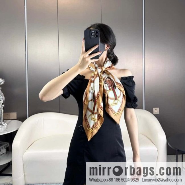 GUCCI dark jacquard silk scarf
