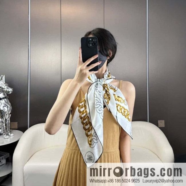 CHANEL 🖤 cc coin chain silk scarf