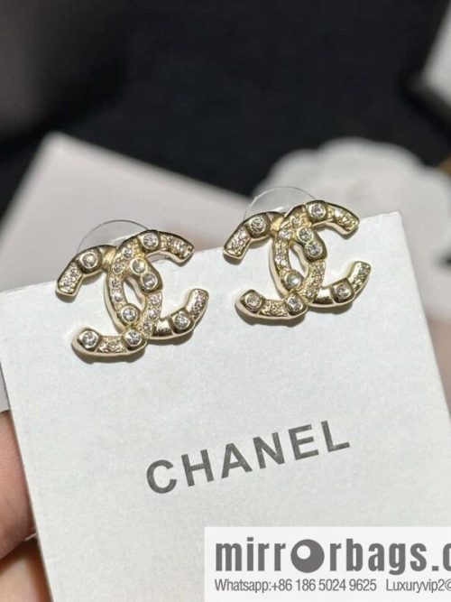 ❗️New ❗️ Chanel stud earrings ☀️ new ☑️ Chanel c1 double c gold size diamond stud earrings ☀️