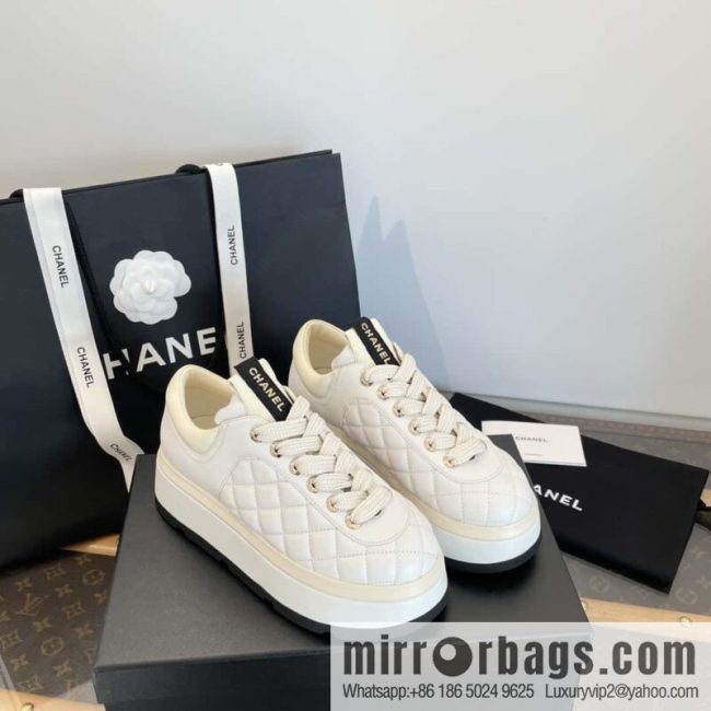 CHANEL Xiaoxiang Rhombus lambskin platform casual sneakers