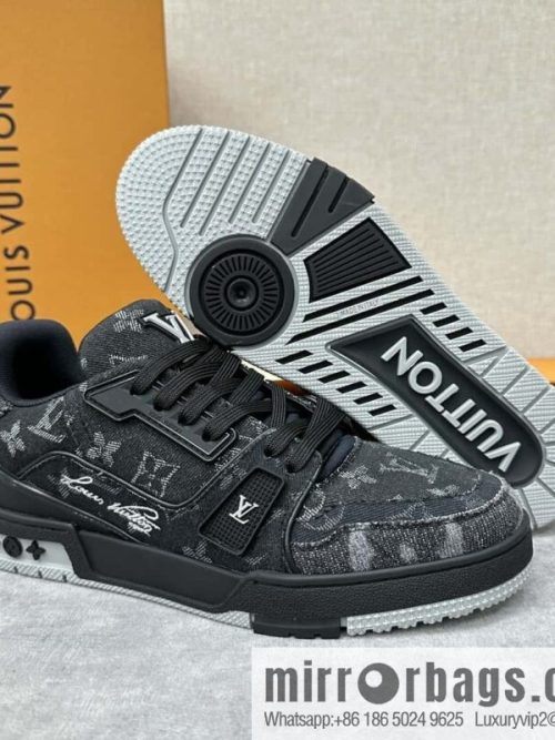 💋💍L\'s new product L * V~ The new TRAINER series sneakers are made of Monogram denim (denim) 1AC4ZB.