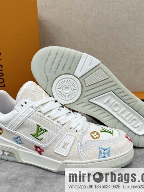 💋💍L\'s new product L * V Louis~ The new TRAINER series sneakers are made of Monogram denim (denim).