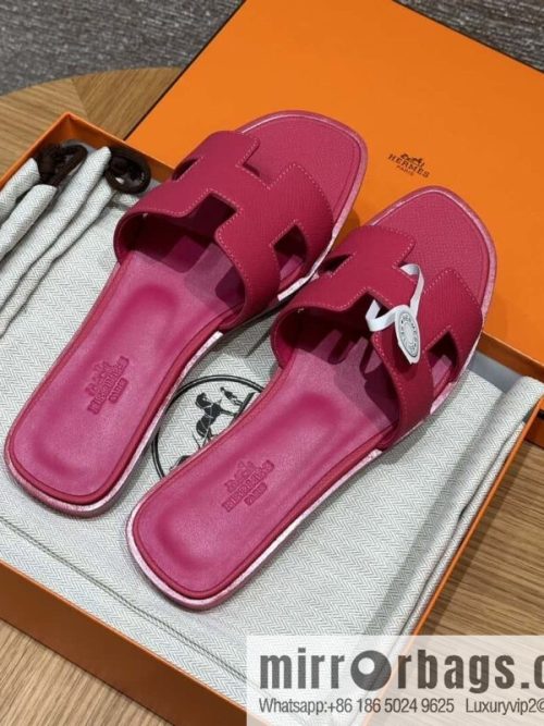 HERMES 181 Oran sandals, palm print cowhide/Epsom rose red/Rose red