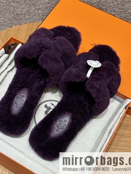 HERMES 181 Oran sandals, woolskin/grape purple/59/Raisin