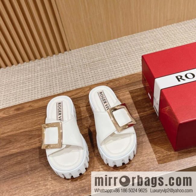 𝐑𝐎𝐆𝐄𝐑 𝐕𝐈𝐕𝐈𝐄𝐑 Roger Vivia\'s new cookie platform slippers