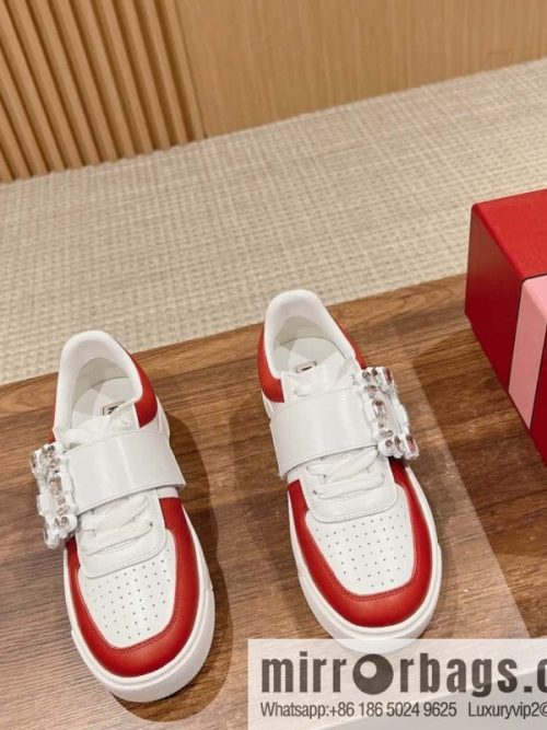 𝐑𝐨𝐠𝐞𝐫 𝐕𝐢𝐯𝐢𝐞𝐫# Roger Vivia\'s new Zhou Dongyu~ Tang Yan~ Linda\'s same RV square buckle white shoes