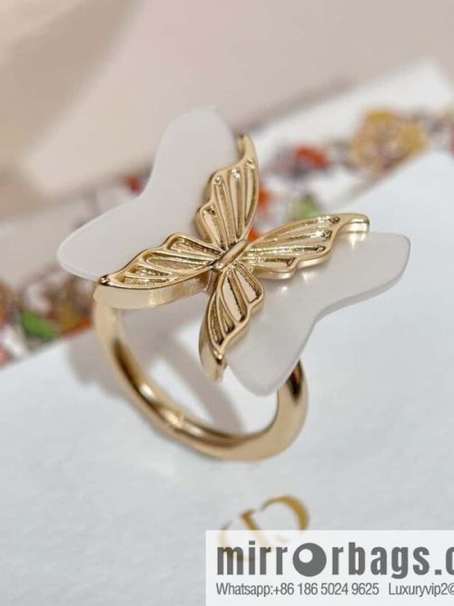 New ☑️ DIOR butterfly pearl ring