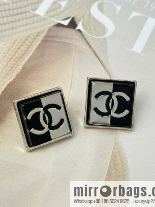 ❗️New ❗️ Chanel stud earrings ☀️ new ☑️ Chanel c1 double c square acrylic stud earrings ☀️