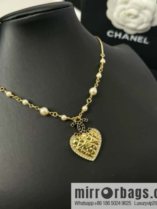 ❗️New ❗️ Chanel necklace ☀️ new ☑️ Chanel double c gold diamond peach heart love necklace ☀️