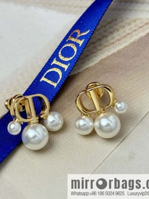 New ☑️ DIOR size pearl stud earrings